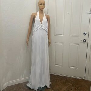 Night Scene California White Dress Size 9-10 Diamond Accent Halter Neck Zip Back